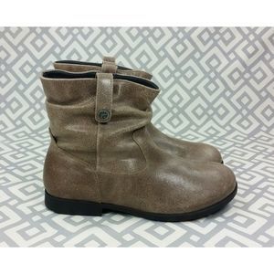 Birkenstock Sarnia Distressed Leather Ankle Boots